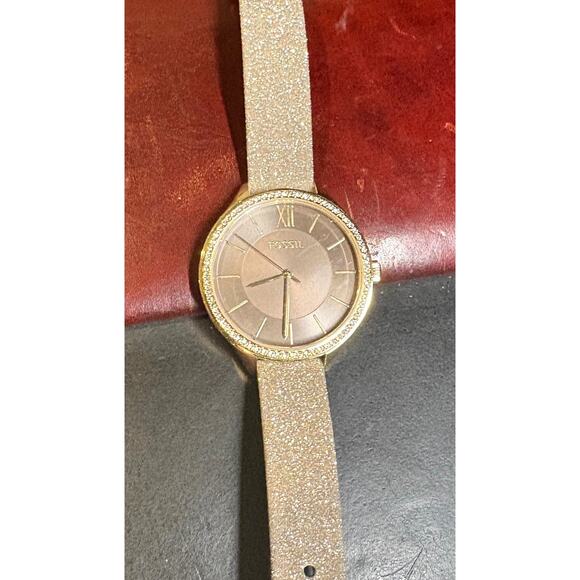 Women's 35mm Gold Tone Fossil Watch BQ3426, Sparkling Band ad Crsytal Accents - Picture 3 of 4